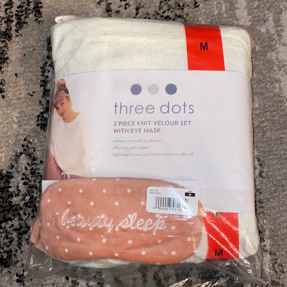 three dots 2 piece Knit Velour Set with Eye Mask